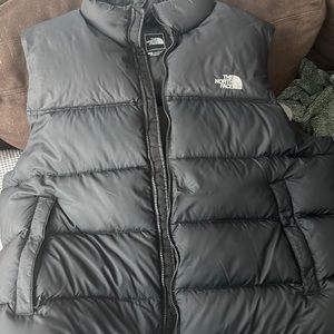 2x The North Face Thermal 700 Puffer Vest